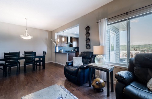 Cochrane House | Rocky View Resort.
