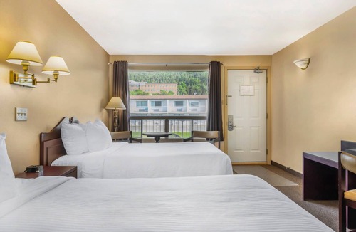Gaspe Hotel | Rodeway Inn