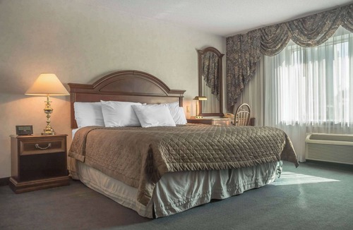 Fallsview Hotel | Rodeway Inn Fallsview