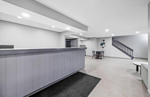 Webster Crossing Hotel | Rodeway Inn