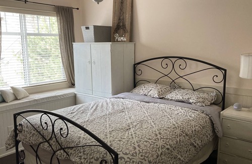 Wilden House | Rogers Home Away from Home/ hot tub!/ steam shower!