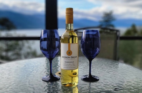 McKinley House | Romantic Lake View in Kelowna