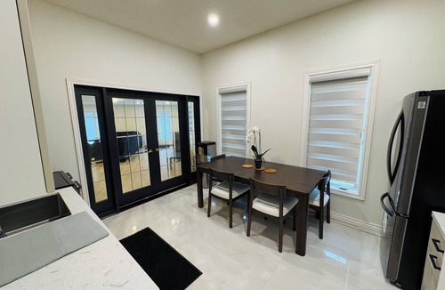 New Tecumseth Apartment | Romantic & Luxurious 2-bedroom Guest House