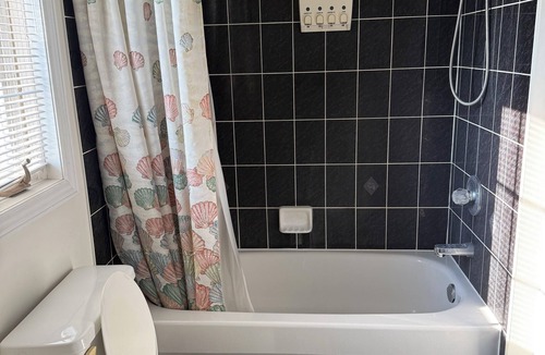 Brampton House | Room in Brampton Downtown, 15 minutes from Toronto International Airport