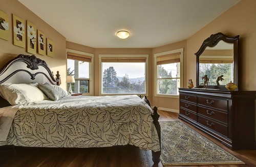 Central Okanagan Bed & Breakfast | Room In Rodee Homestay, B&B - West Kelowna