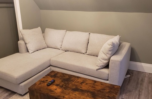 Fredericton Apartment | Rosé All Day | Downtown King Studio, Full Kitchen & Free Parking