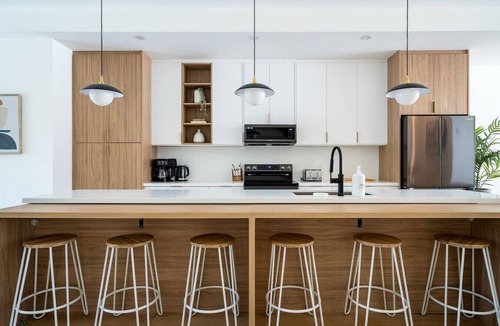 The Blue Mountains House | Rose Estate at Blue Mountains: 2 Chalets for 32