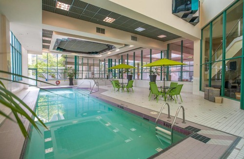 Yaletown Hotel | Rosedale on Robson Suite Hotel