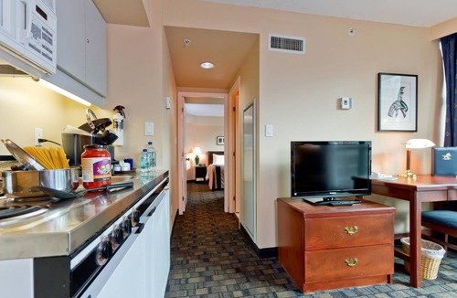Yaletown Hotel | Rosedale On Robson Suite Hotel