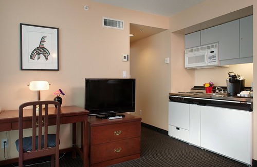 Yaletown Hotel | Rosedale On Robson Suite Hotel