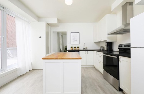 La Petite-Patrie Apartment | Rosemont Oasis 1BR 2BA near Metro