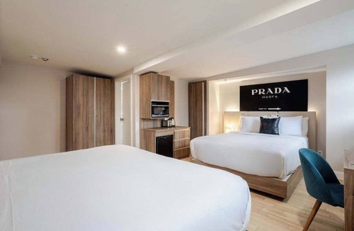 Gay Village Hotel | Royal Pair – Downtown MTL Stay