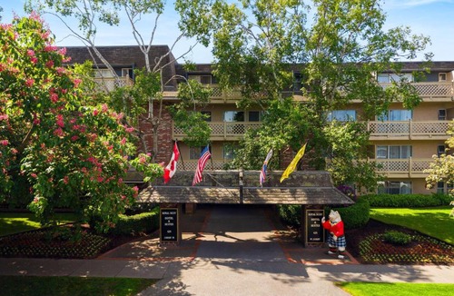 Inner Harbour Hotel | Royal Scot Hotel & Suites, Trademark Collection by Wyndham