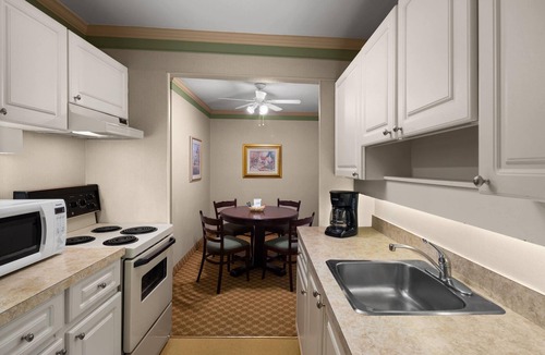 Inner Harbour Hotel | Royal Scot Hotel & Suites, Trademark Collection by Wyndham