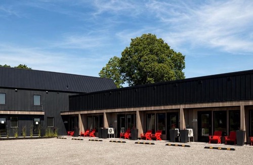 Charlottetown Hotel | Royalty Maples Motel & Cottages