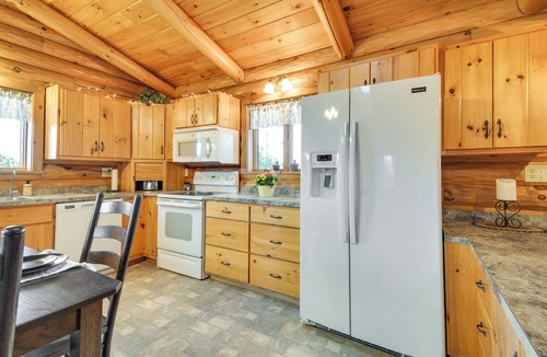 Romulus Cottage | Rural New York Vacation Rental w/Deck