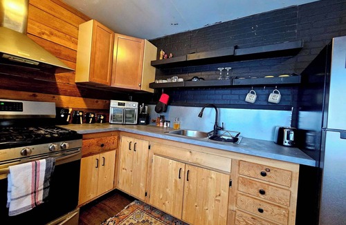 Armstrong Cabin | Rustic Meets The Amenities With Mountain Views
