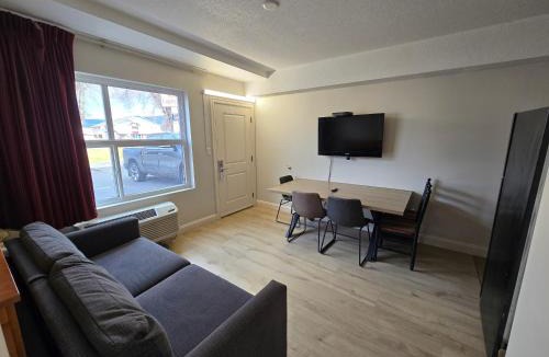 Okanagan-Similkameen Hotel | Sahara Courtyard Inn Penticton