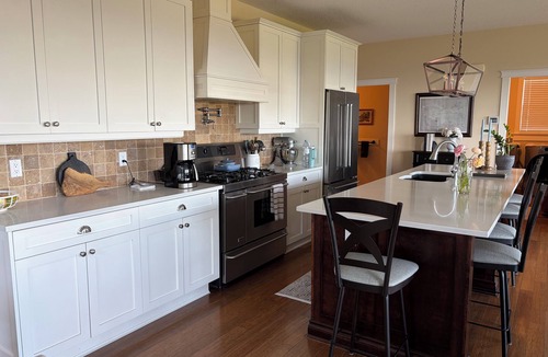 Regional District of Nanaimo House | Salish Sea Lookout - Ocean View Home centeraly located to beaches, marina & golf