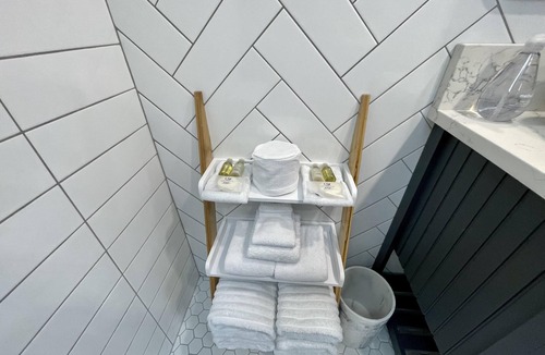 Ucluelet Hotel | Salt Loft - Oceanfront, Hot Tub and Firepit!