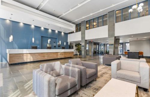 Northwest Calgary Hotel | Sandman Hotel & Suites Calgary West