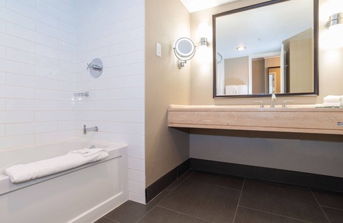 Downtown Edmonton Hotel | Sandman Signature Edmonton Downtown Hotel