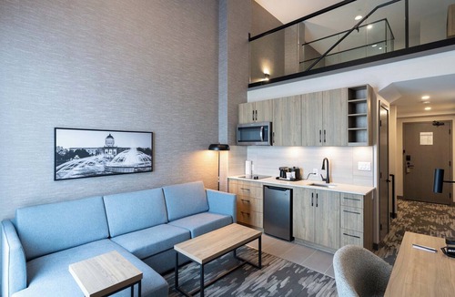Winnipeg Hotel | Sandman Signature Winnipeg Airport Hotel & Suites