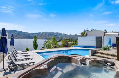 Westbank House | Santorini Skies Lakehouse