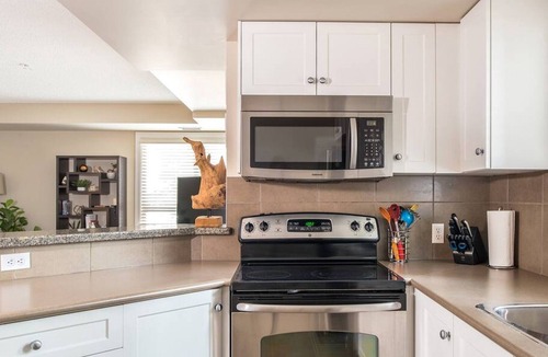 Invermere Apartment | Sapphire Serenity | Hot Tub | Pool | Ground Floor