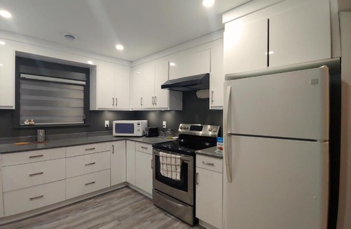 Newton Villa | Sarla Villa Surrey 2 Bed room 2 Washroom