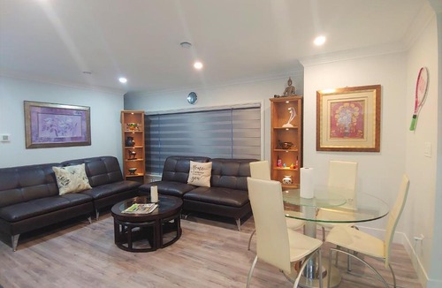 Newton Villa | Sarla Villa Surrey 3 Bed room 2 Wash rooms