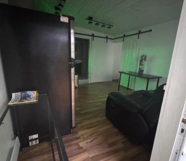 Coquitlam Apartment | Sasha-Home 538 Brookmere Ave