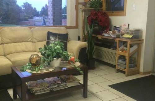 Medicine Hat Hotel | Satellite Motel