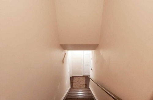 Timberlea Apartment | Save Time Commuting! North Side Suite 5 Min Walk to Site Bus Studio Basement