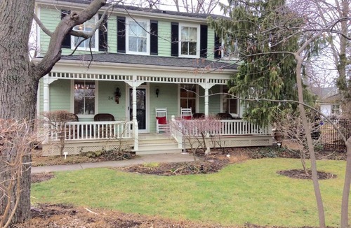 Old Town Historic District Bed & Breakfast | Scarlet Tunic Bed and Breakfast