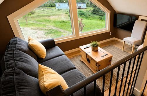 Port Alberni Ski Chalet | Scenic cosy loft cottage pet freindly sleeps 6