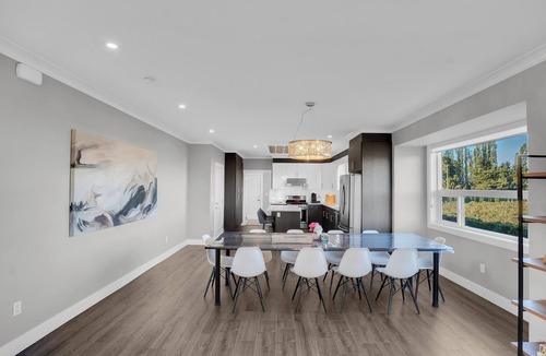 Surrey House | Scenic Farmhouse Retreat with Expansive Living Space & Panoramic Views