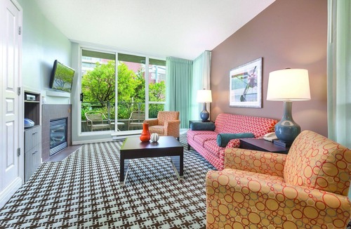 Inner Harbour Resort | Scuba diving, Horseback Riding, Downhill Skiing !