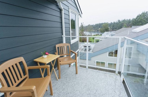Regional District of Nanaimo Apartment | Sea Shore Studio Suite Retreat