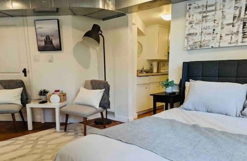 West Vancouver Cottage | Sea to Sky Cottage Studio.