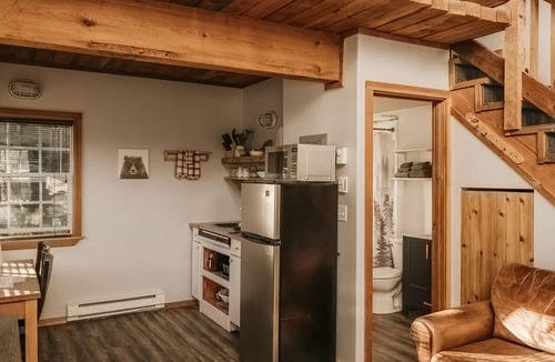 Ucluelet Apartment | Sea Urchin West Coast Cedar Loft & Beam Suite in Ukee