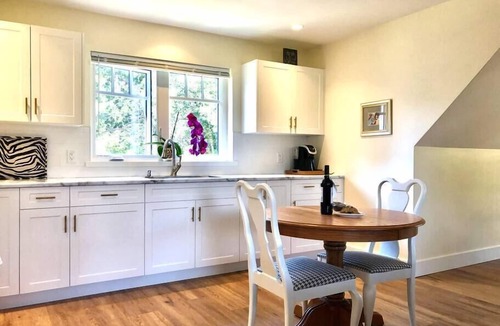 Sooke Apartment | Seagull Studio Vacation Suite