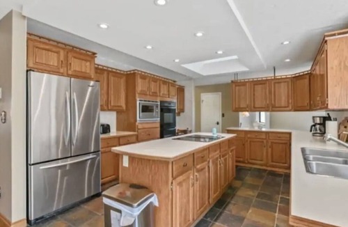 Langley House | Secluded Oasis: 5 Acre Retreat