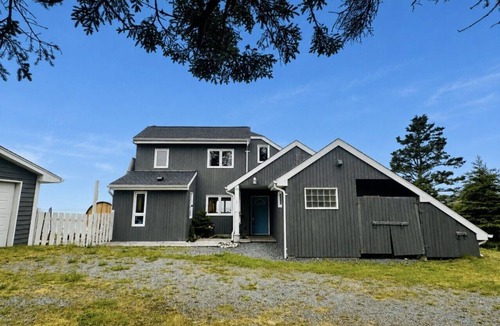 Pleasant Point House | Secluded Waterfront Retreat | Sauna + Bunkhouse | Eastern Shore