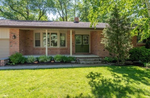 Kettle Point 44 Cottage | * See the Beach from the Porch Walk to Shore!