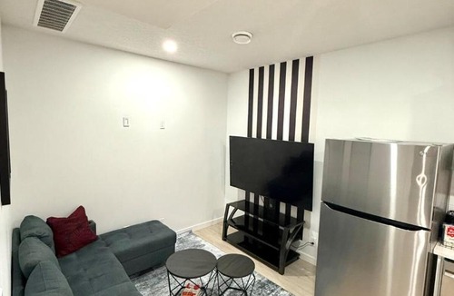 West Edmonton Apartment | Selah Suite