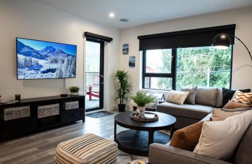 Revelstoke Apartment | Selkirk Staytion - Stylish Condo with Hot Tub