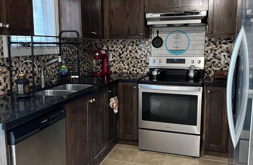 Churchill Meadows House | Semi house 3bedroom upstairs 2 bathroom One bedroom bathroom in the basement