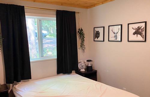 Harrison Hot Springs Cabin | Serene Lakeside Cabin: 2BR + Loft on Harrison