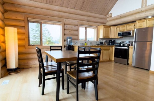 Lac La Hache Cabin | Serene Lakeside Escape – Juniper Lodge, Lac La Hache